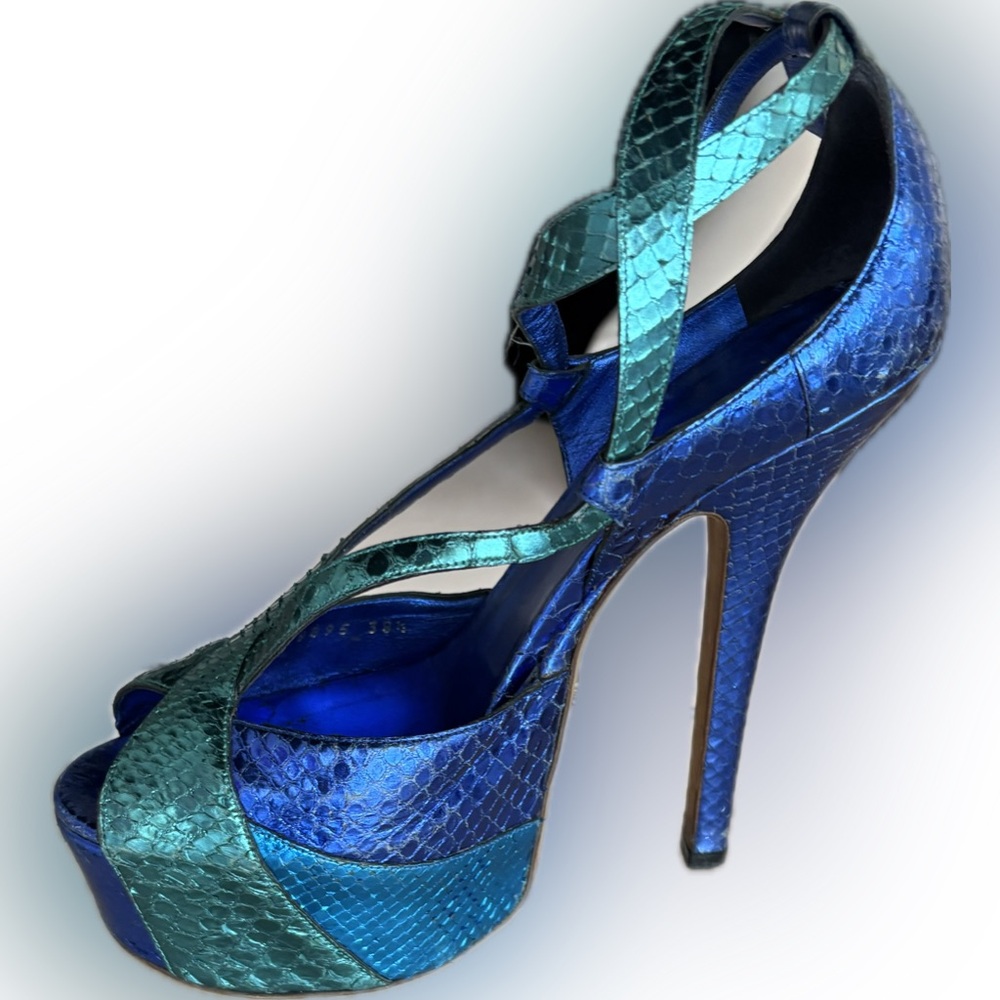 Vintage Gucci snakeskin platform heels - Picture 7 of 10